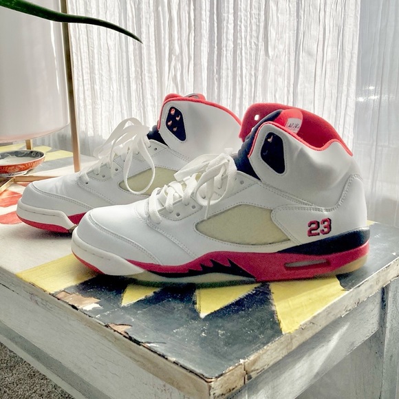 NWOT Air Jordan 5 Retro Fire Red (2006) US 11 - Picture 4 of 11